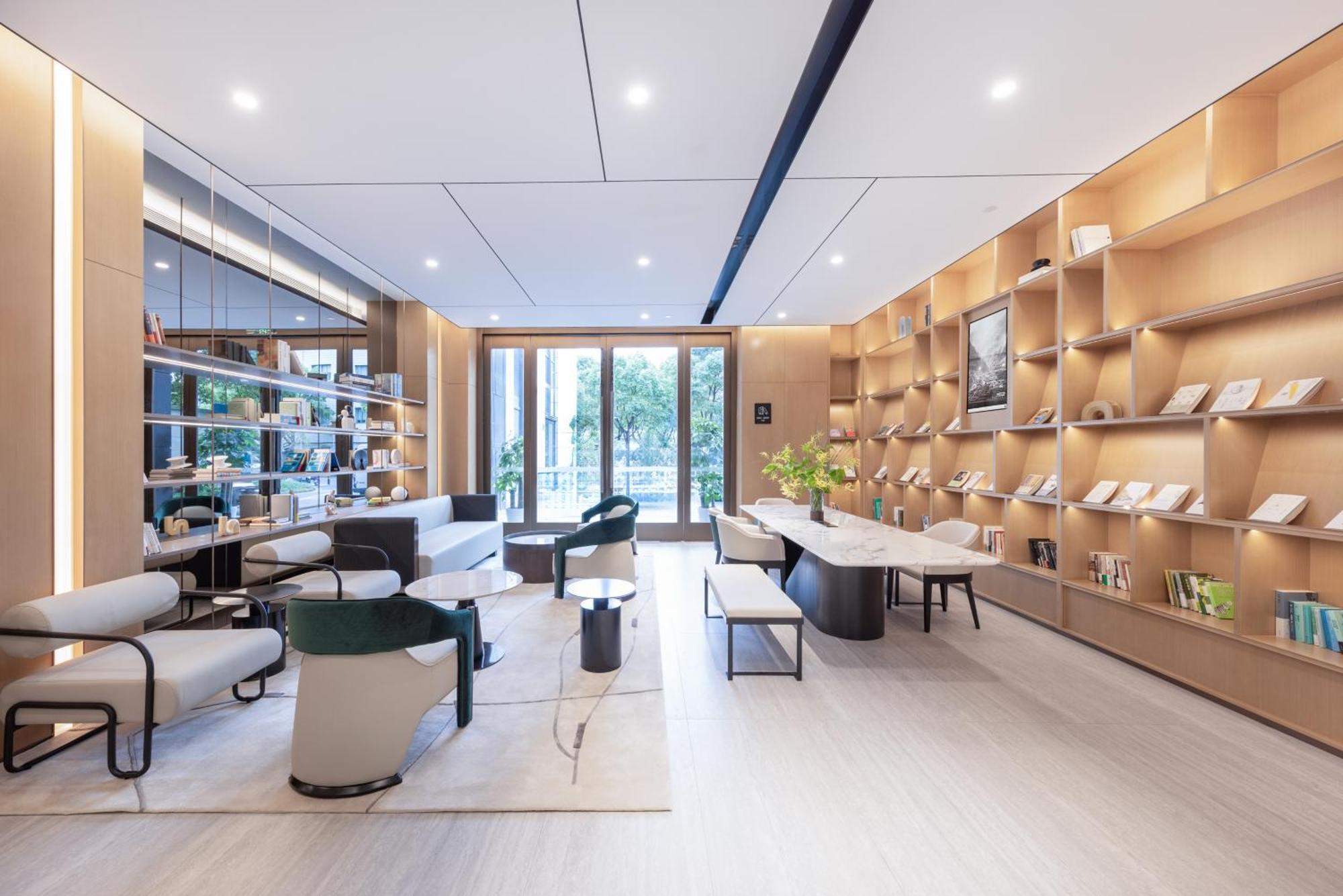 Hotel Atour X Shuguang Wusong Cruise Terminal